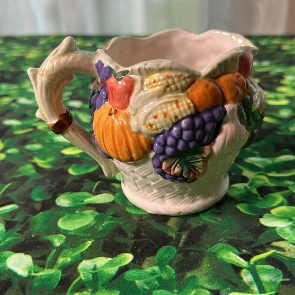 Vintage Vegetable Harvest Sugar Creamer Salt/Pepper Shaker ceramic kitchen set
